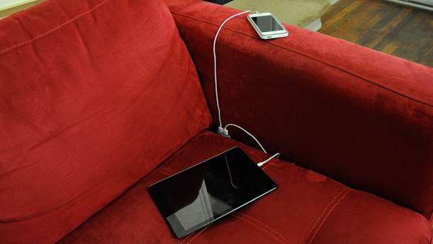  USB utičnice za kauč ili fotelju. 