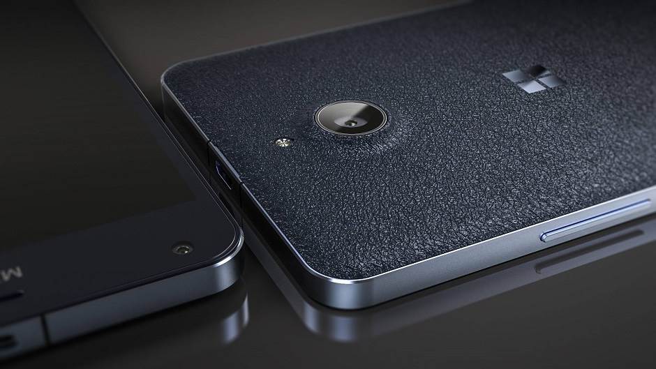   - PhoneDesigner/Phone Arena 