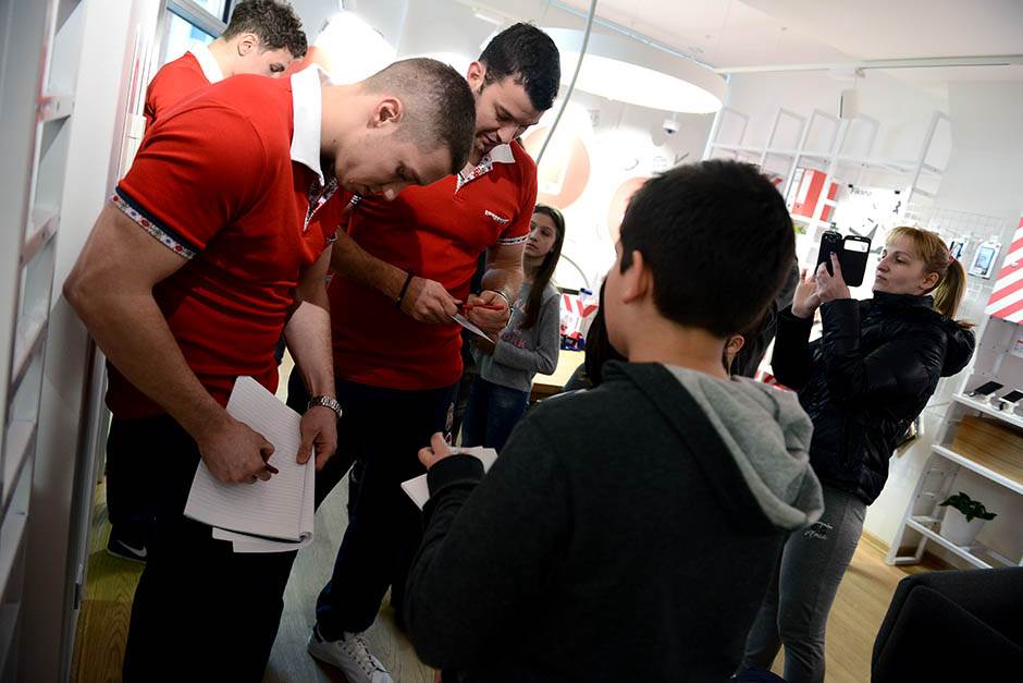   - MONDO/Stefan Stojanović 