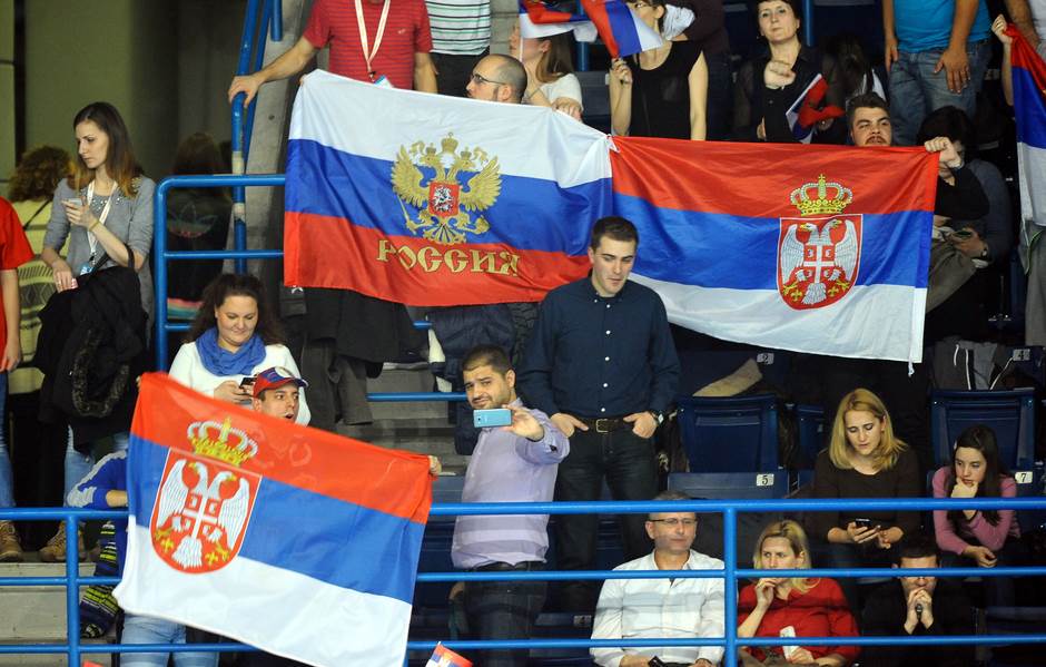  srbija rusija, navijači, navijaci, zastave, srbija zastava, rusija zastava 