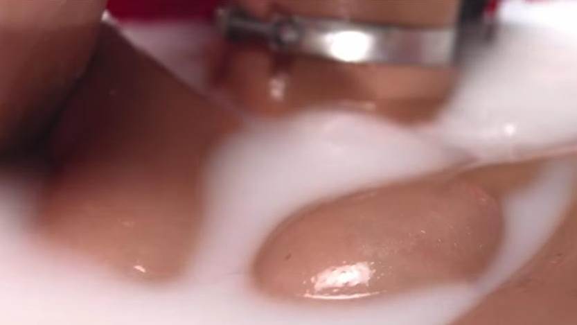   - Printscreen/YouTube 