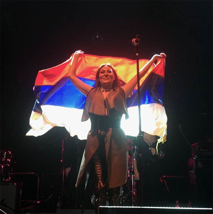   - Instagram/anailincic 