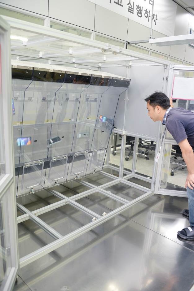 - LG Mobile    - LG Mobile