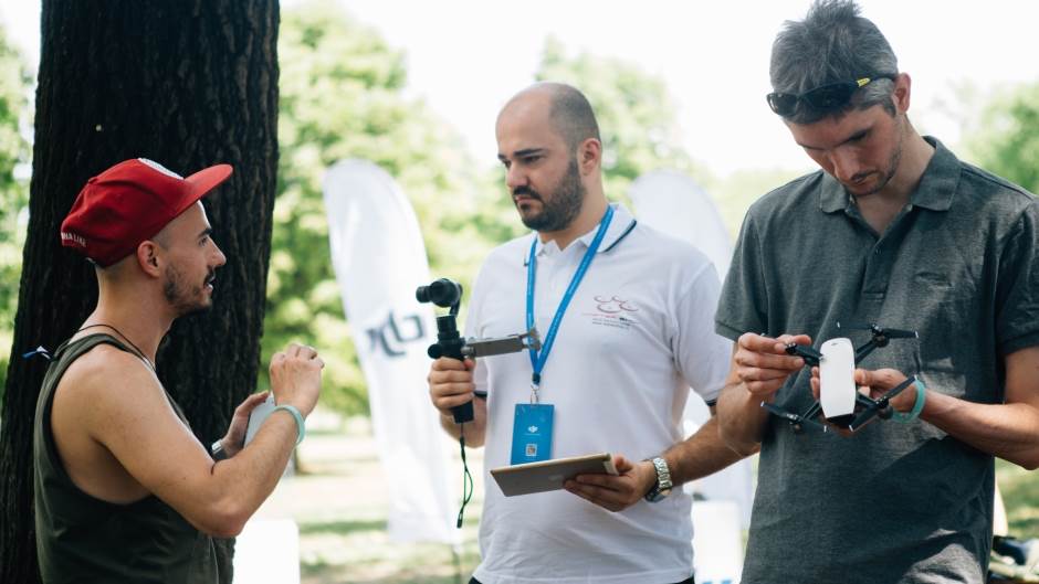   - Mina Stefanović/Computer Land. 