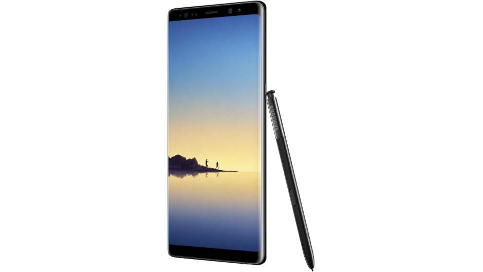   - Promo/Samsung/Twitter @Evleaks 