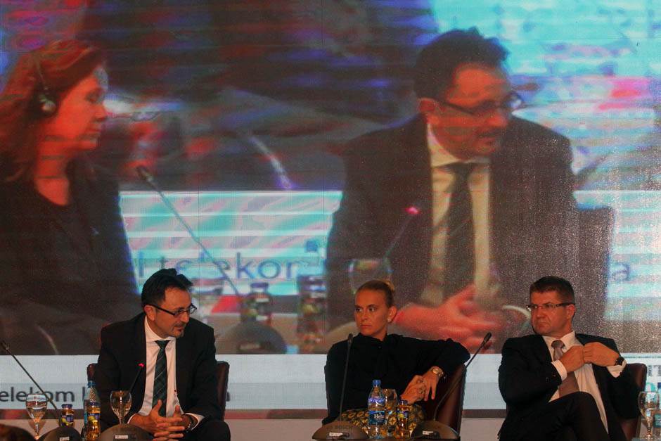 - MONDO/Goran Sivački    - MONDO/Goran Sivački