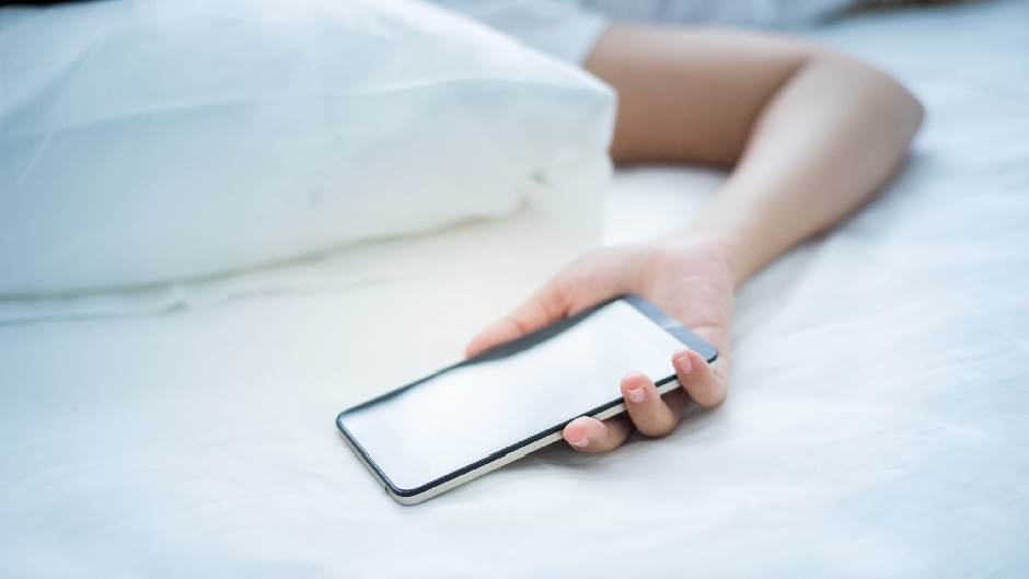  telefon, mobilni telefon, telefon u krevetu, spavanje 