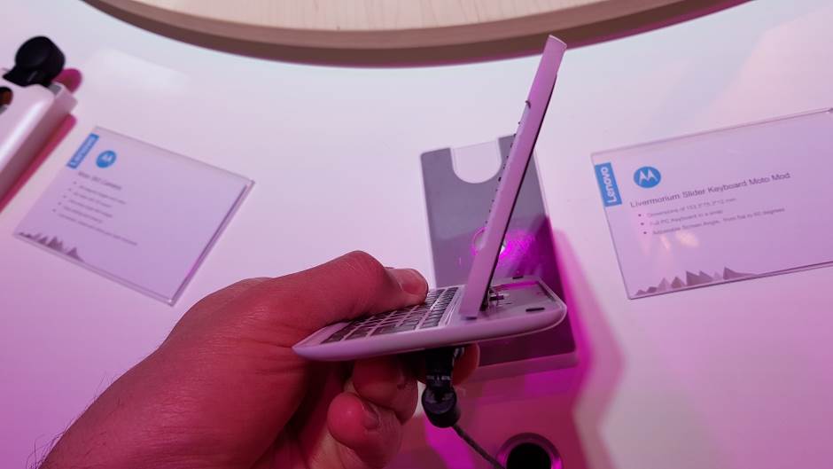 - MONDO Portal/Marko Čavić    - MONDO Portal/Marko Čavić