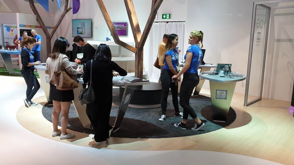 - MONDO portal / Marko Čavić    - MONDO portal / Marko Čavić