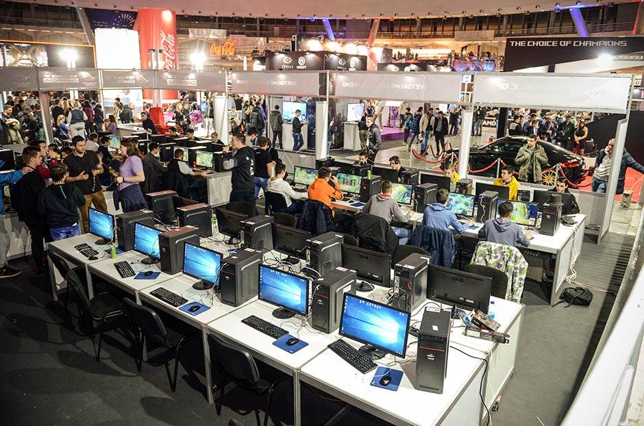 - MONDO/Stefan Stojanović    - MONDO/Stefan Stojanović