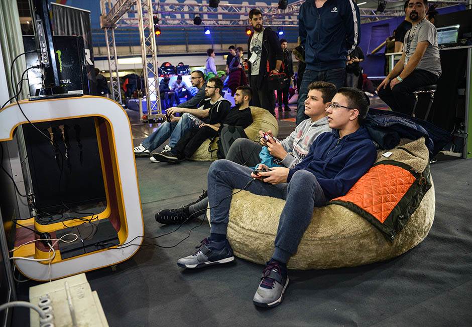 - MONDO/Stefan Stojanović    - MONDO/Stefan Stojanović