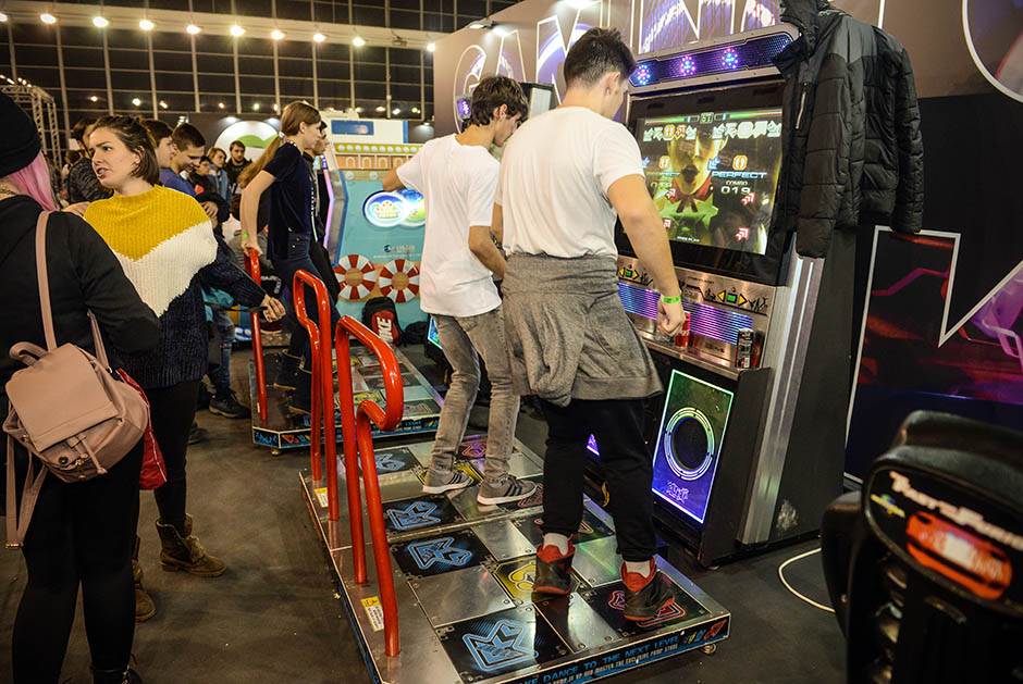 - MONDO/Stefan Stojanović    - MONDO/Stefan Stojanović