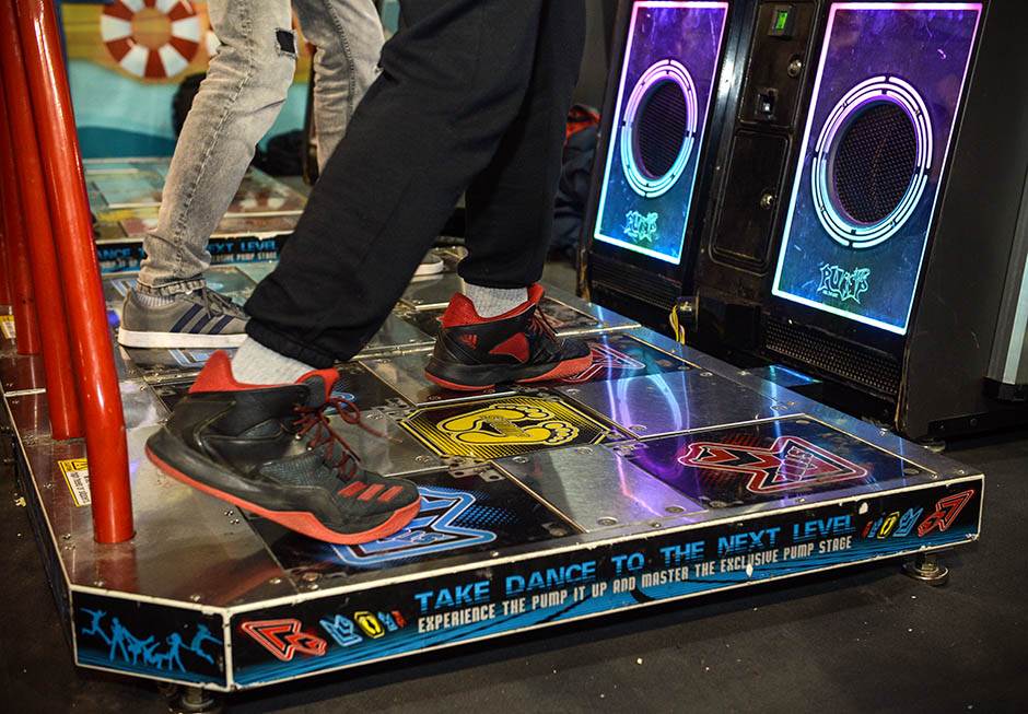 - MONDO/Stefan Stojanović    - MONDO/Stefan Stojanović