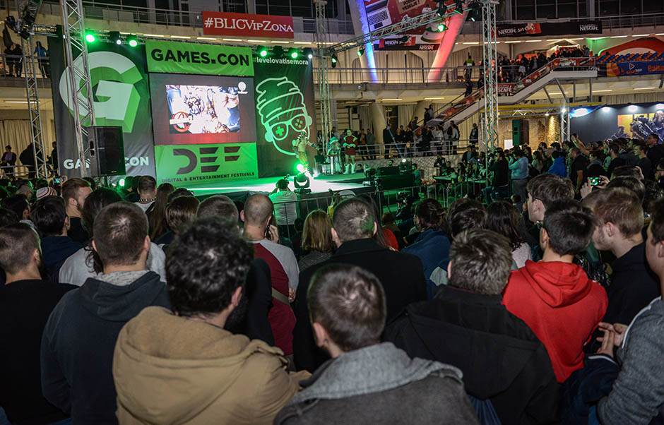 - MONDO/Stefan Stojanović    - MONDO/Stefan Stojanović