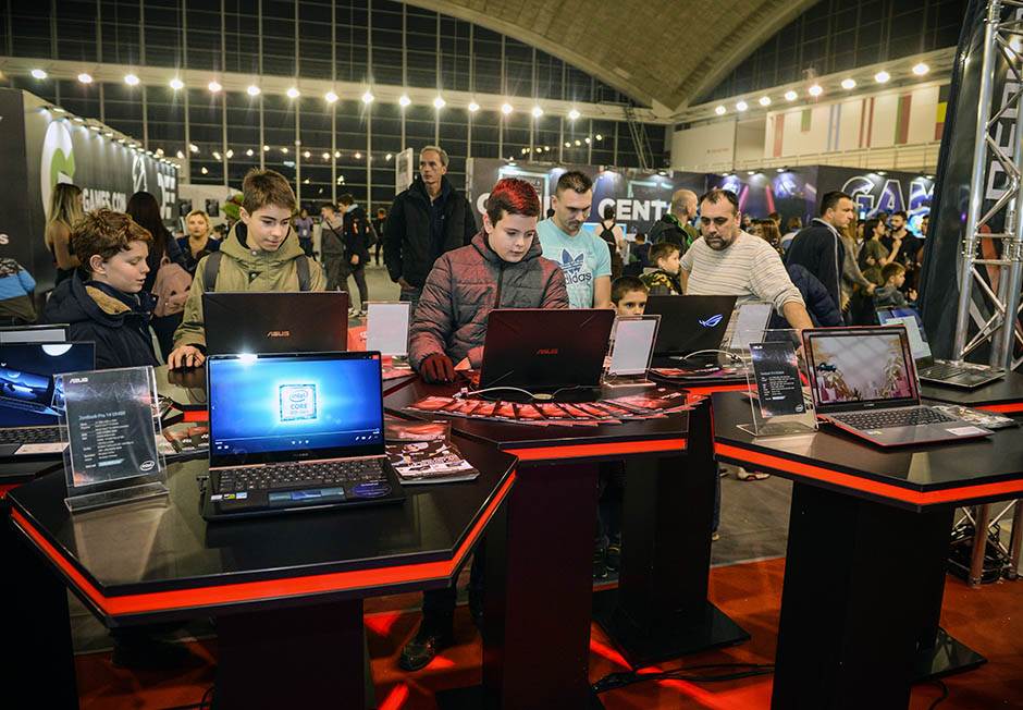 - MONDO/Stefan Stojanović    - MONDO/Stefan Stojanović