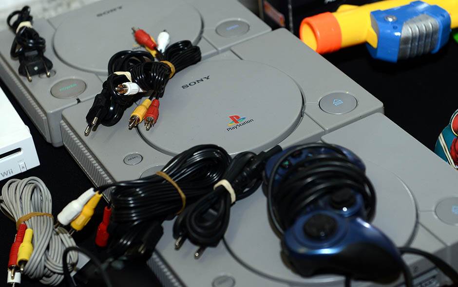 - MONDO/Stefan Stojanović    - MONDO/Stefan Stojanović