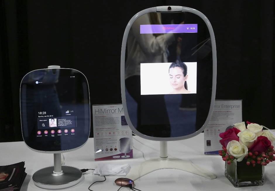 - Tanjug/AP Photo/John Locher - Tanjug/AP Photo/John Locher