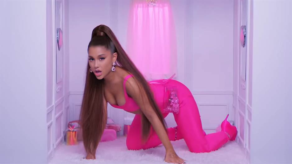   - YouTube/ArianaGrande 