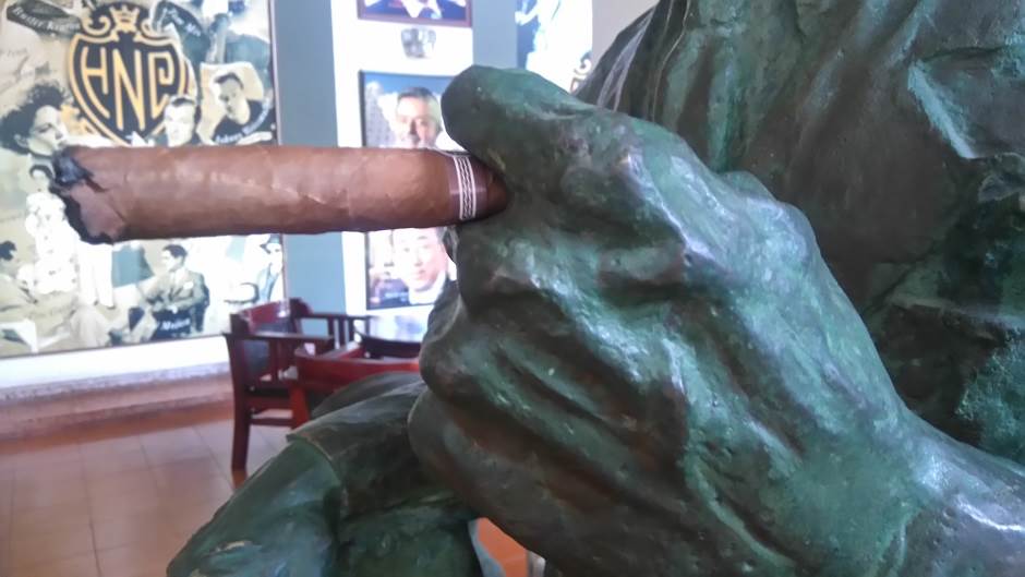 - MONDO/Predrag Vujić    - MONDO/Predrag Vujić