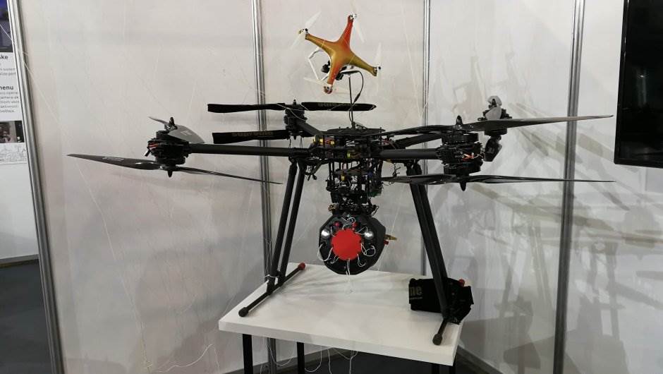  dron 