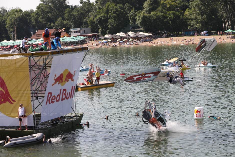   - MONDO/Stefan Stojanović 