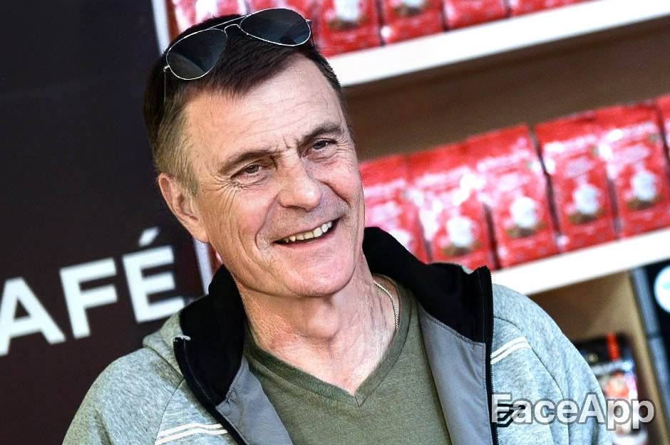 - MONDO/FaceApp    - MONDO/FaceApp