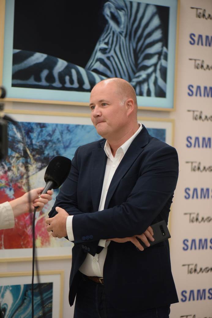 - MONDO / Samsung    - MONDO / Samsung