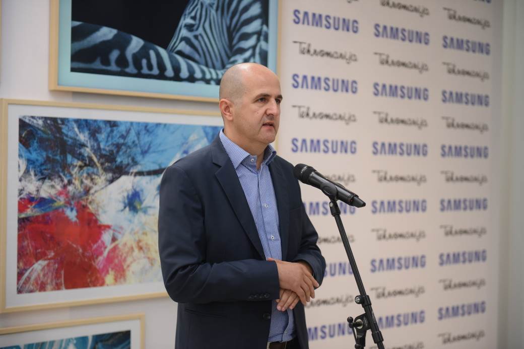 - MONDO / Samsung    - MONDO / Samsung