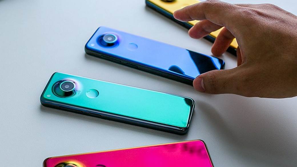   - MONDO / Essential Phone 