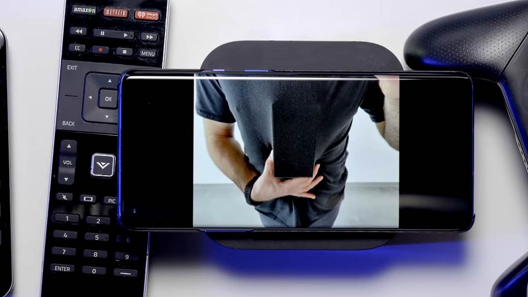   - MONDO / Unbox Therapy 