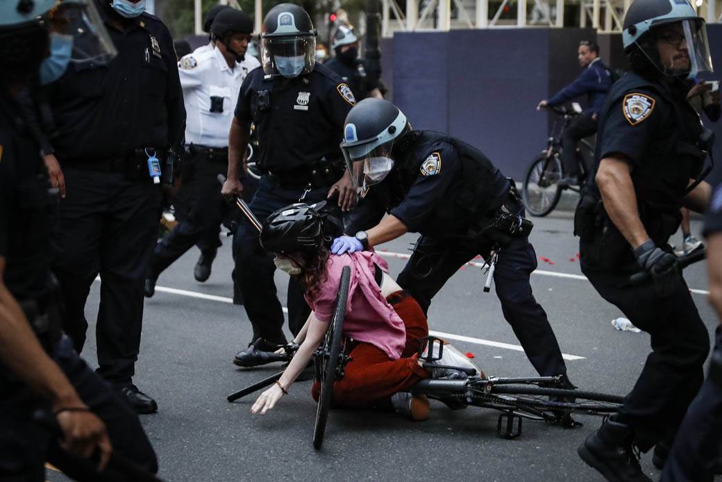   - Tanjug/AP Photo/John Minchillo 