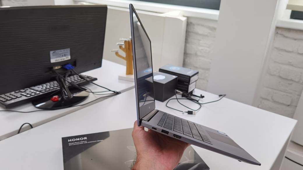   - MONDO / Marko Čavić 