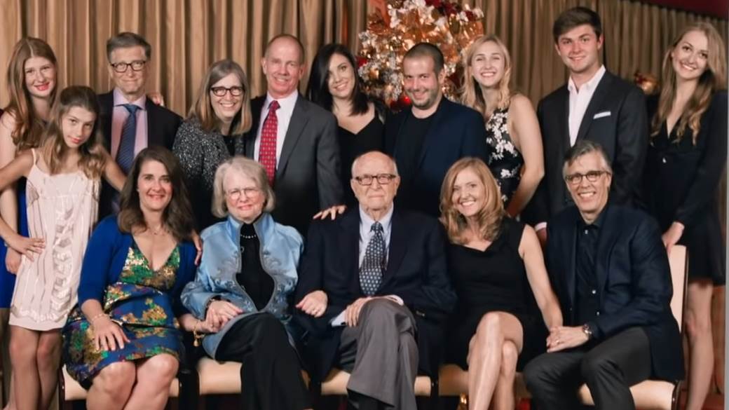   - MONDO / YouTube ScreenShot @Billgates 