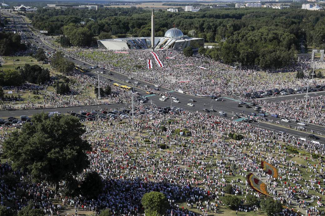   - Tanjug/AP Photo/Dmitri Lovetsky 