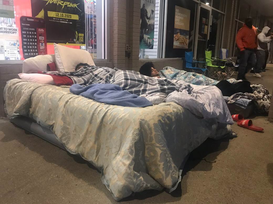   - MONDO / Twitter/ eugenedanielTV 