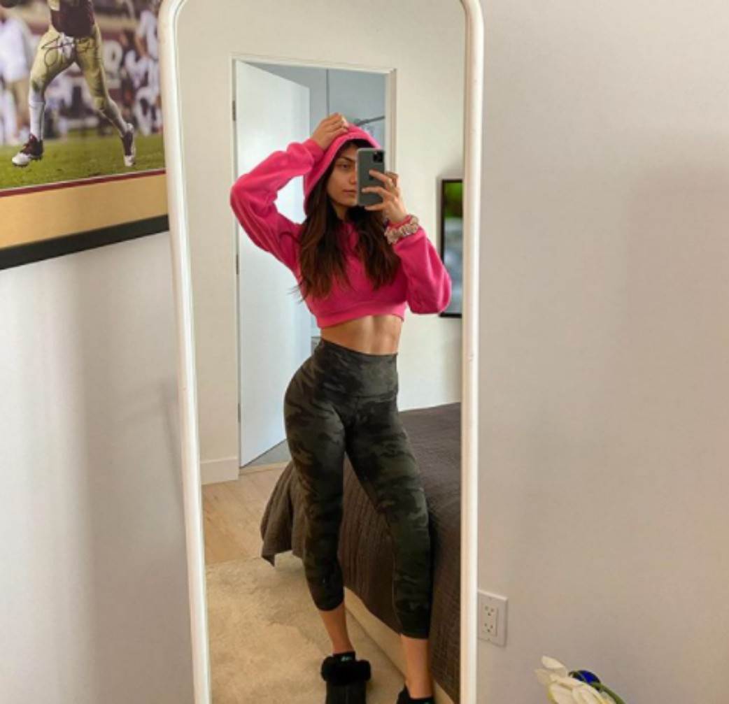   - Instagram/miakhalifa 