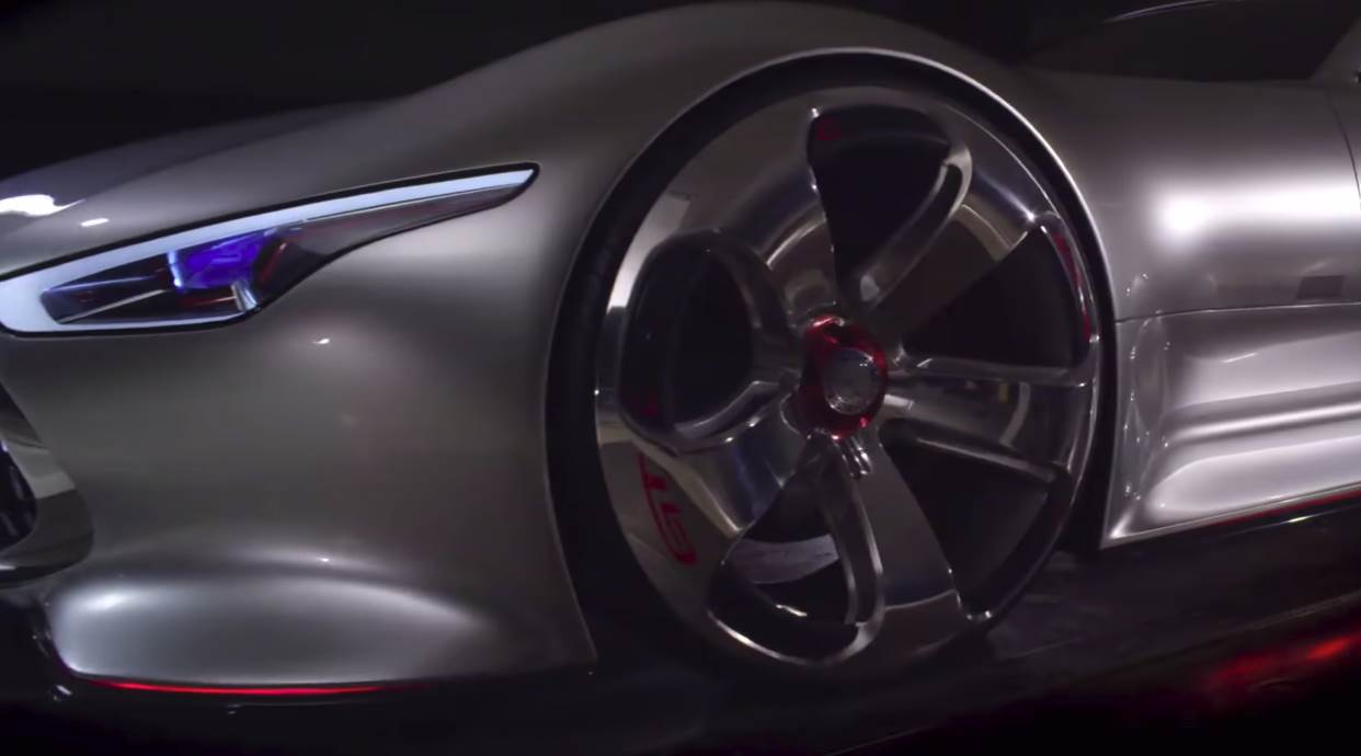   - YouTube / Printscreen/ Mercedes-Benz USA 