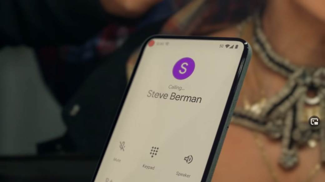   - MONDO / YouTube @GwenStefani 