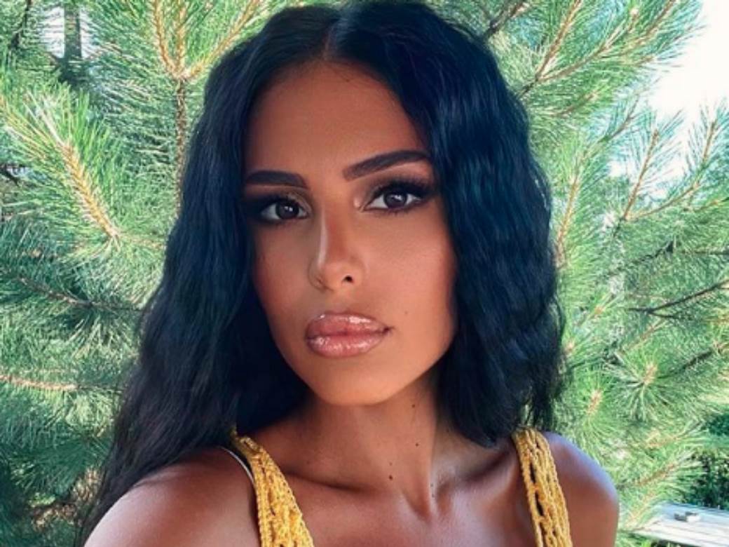 - Instagram/RaznatovicAnastasija    - Instagram/RaznatovicAnastasija