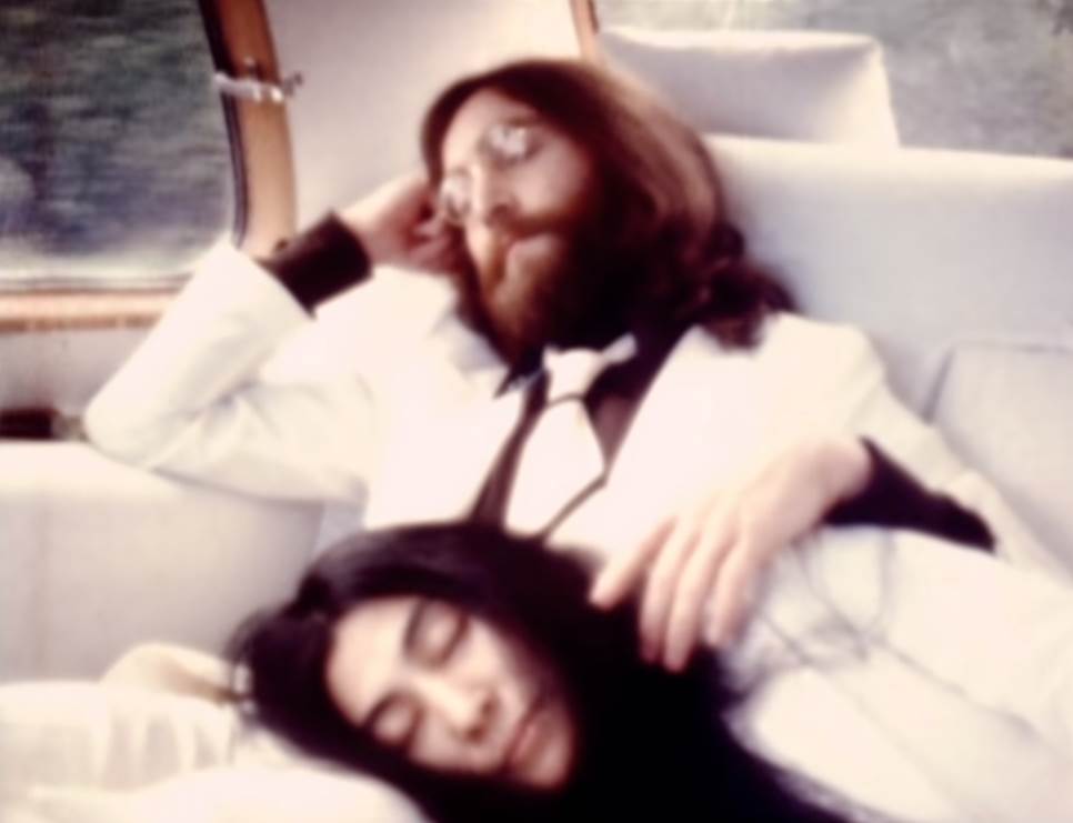   - Mondo / YouTube / Printscreen/ johnlennon 