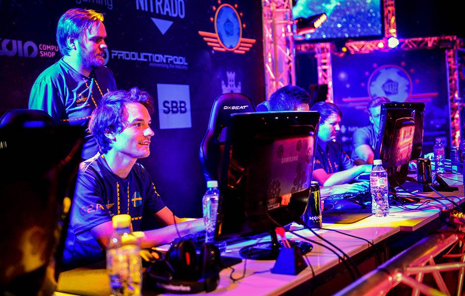 - Mondo/ Stefan Stojanović    - Mondo/ Stefan Stojanović