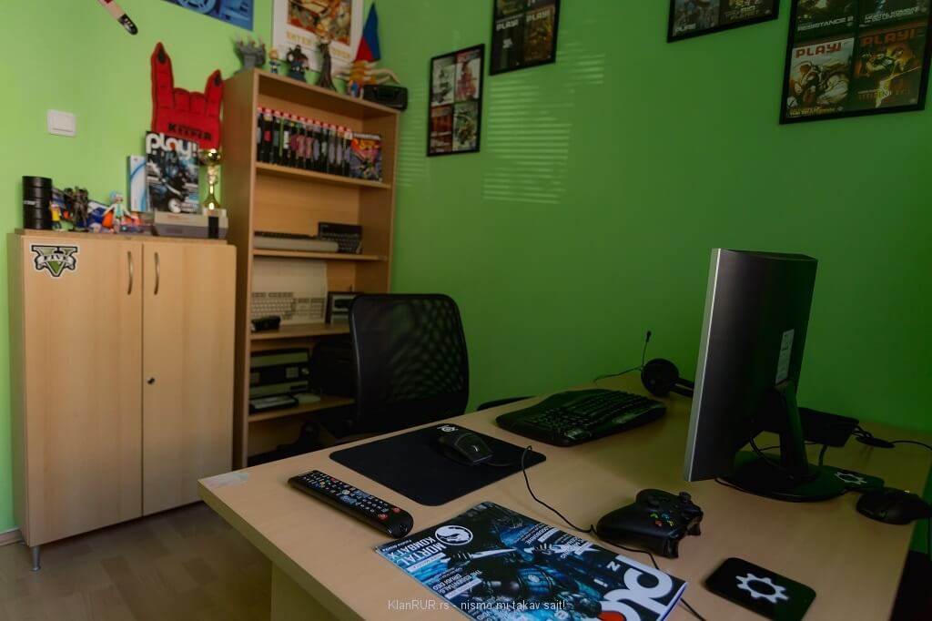 - Klan RUR    - Klan RUR