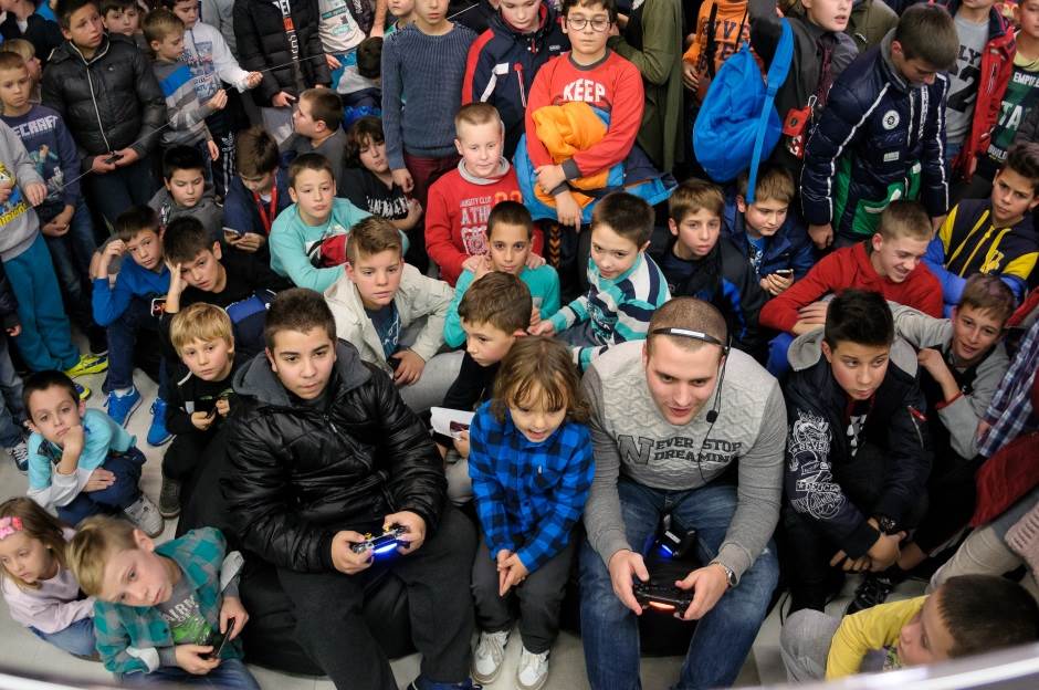   - Vojislav Vujanić/Shopping centar Karaburma 