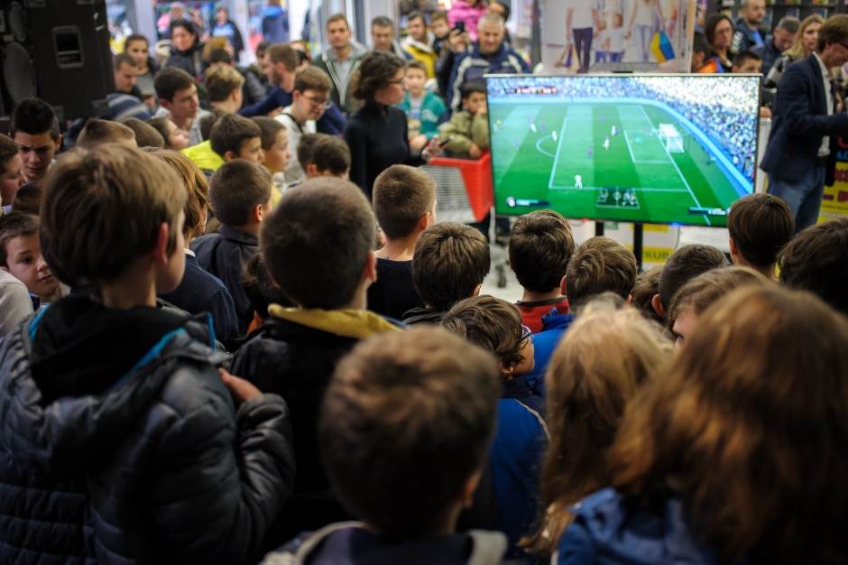   - Vojislav Vujanić/Shopping centar Karaburma 