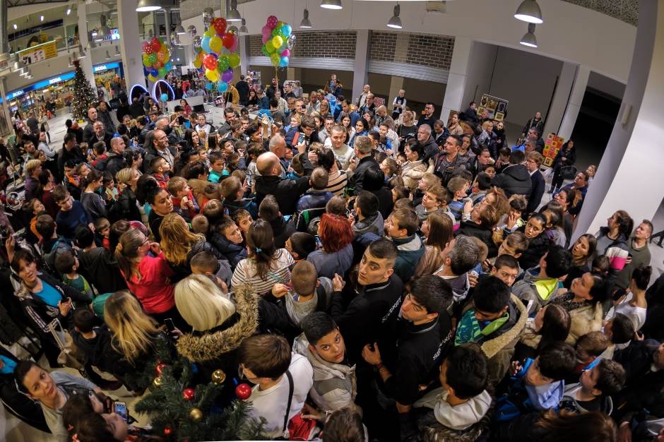   - Vojislav Vujanić/Shopping centar Karaburma 