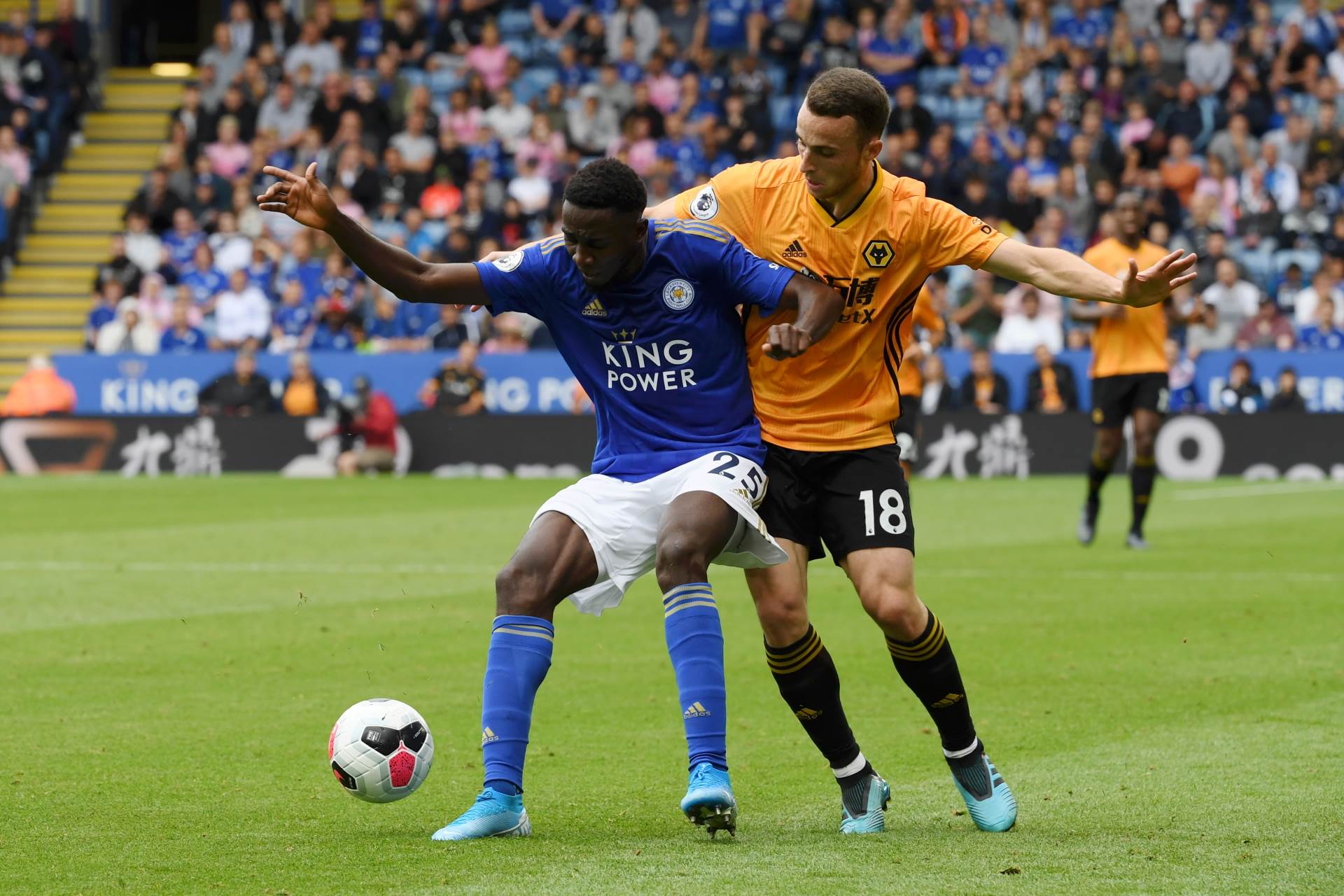 Vilfred Ndidi, Diogo Žota, Lester, Vulvs 