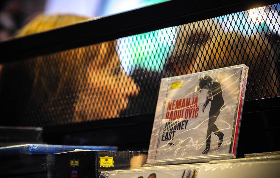   - Mondo/ Stefan Stojanović 