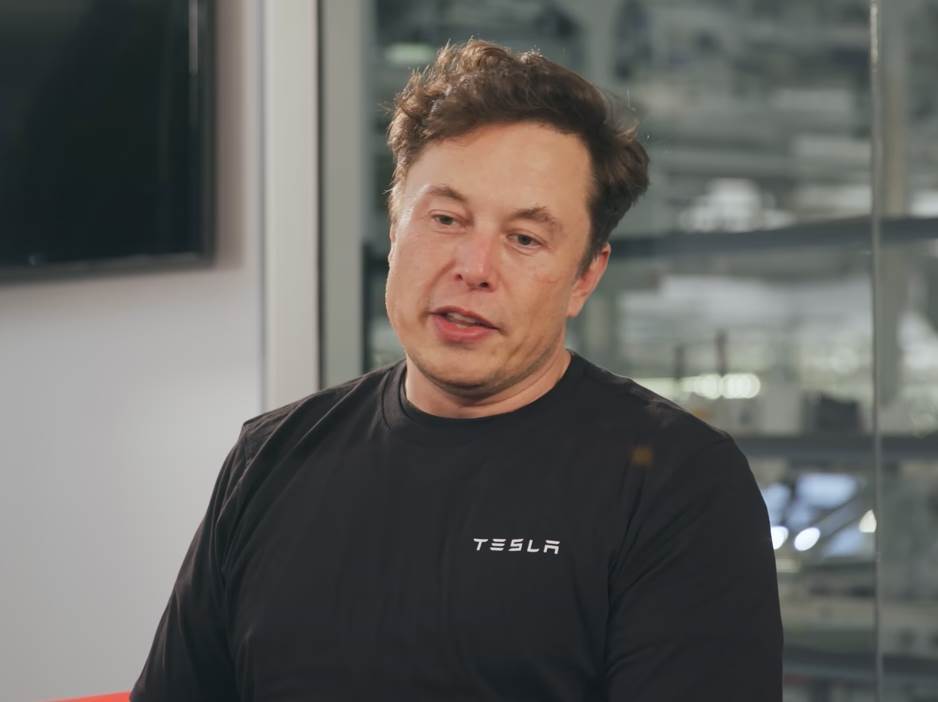   - Mondo / YouTube / Printscreen / Marques Brownlee 