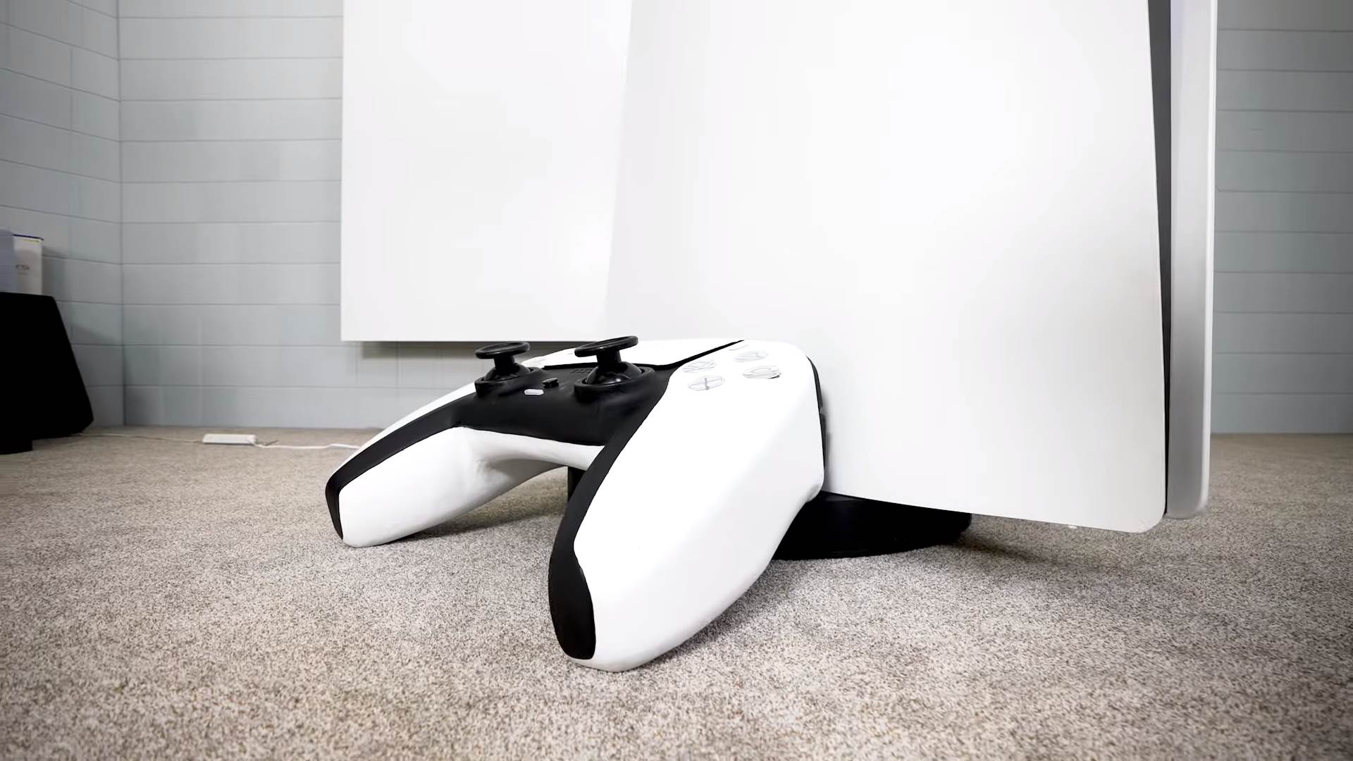   - YouTube/ Printscreen/ ZHC 