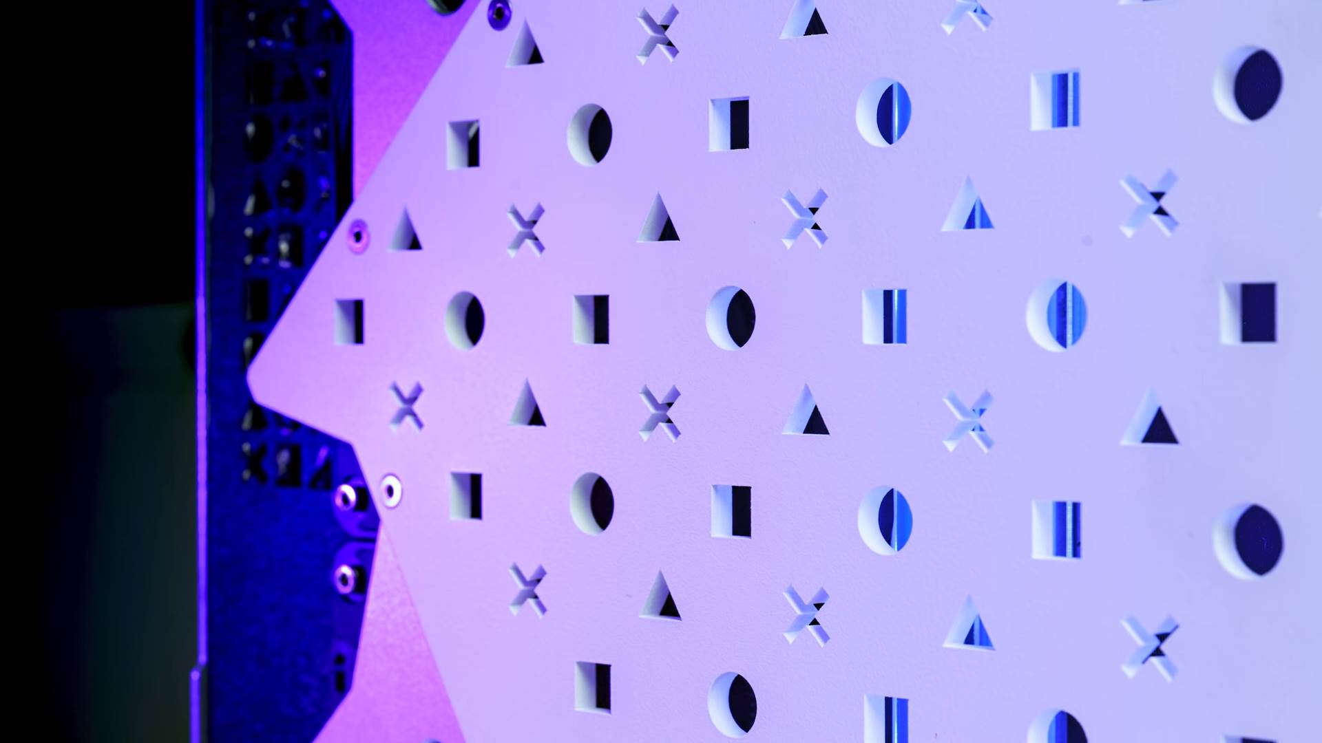   - YouTube/ Printscreen/ Modding Cafe 